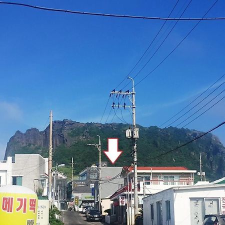 Seongsan Ilchulbong Pension Jeju Exteriör bild