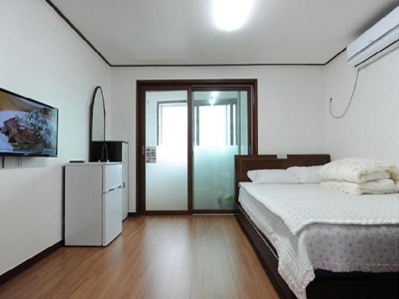 Seongsan Ilchulbong Pension Jeju Exteriör bild