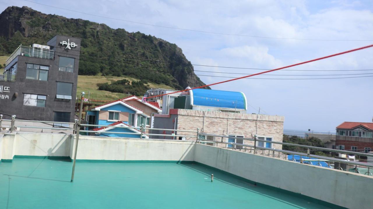Seongsan Ilchulbong Pension Jeju Exteriör bild