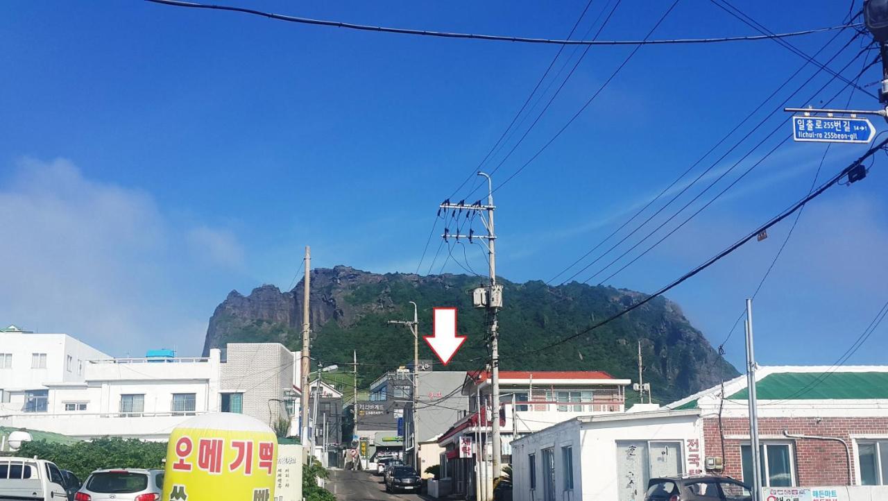 Seongsan Ilchulbong Pension Jeju Exteriör bild